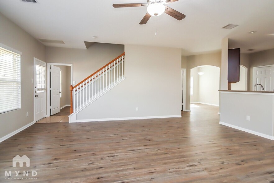 Building Photo - 5019 Forest Hurst Dr