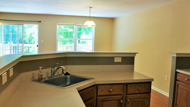 Building Photo - 206 Hampshire Dr