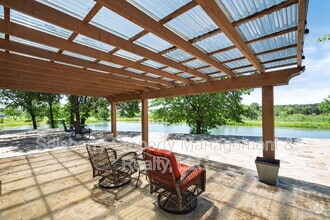 Building Photo - 933 Leatherwood Ln
