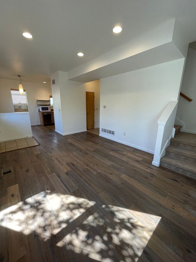 Building Photo - Adorable 2B/1B North Boulder Home
