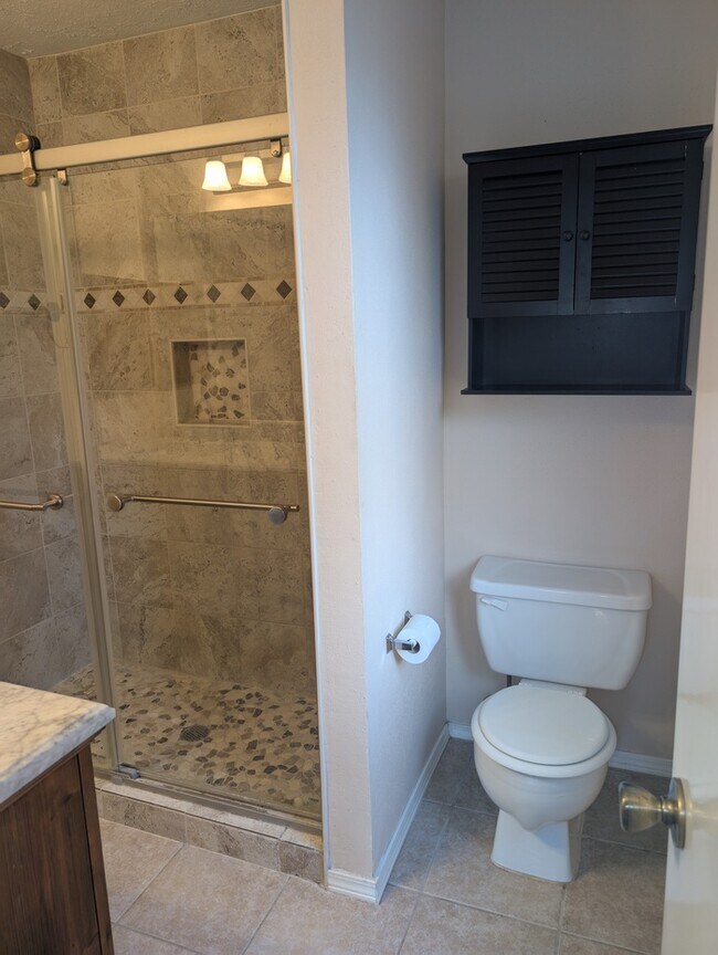 Building Photo - Charming 2 beds 2 baths in Spring!
