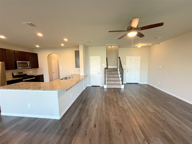 Building Photo - 5426 James Michael Dr