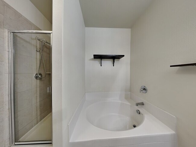 Building Photo - 6140 Nathan Creek Dr
