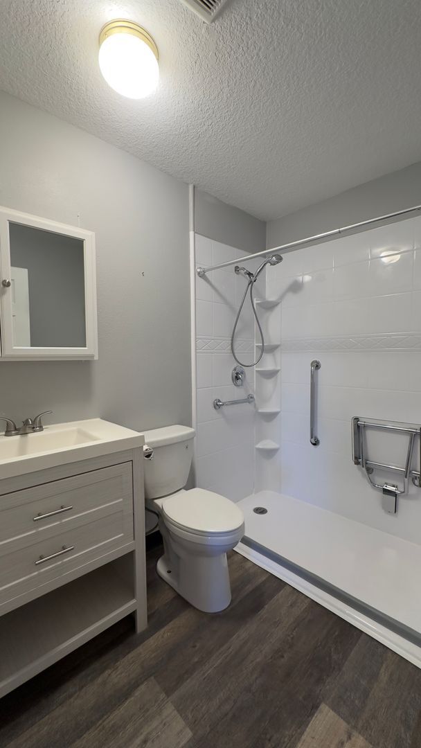 Building Photo - Updated 2 Bedroom Duplex in Hood River Heights