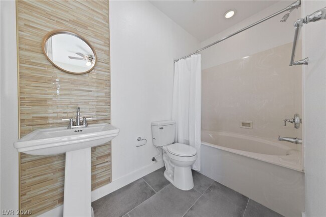 Building Photo - 1242 Calcione Dr