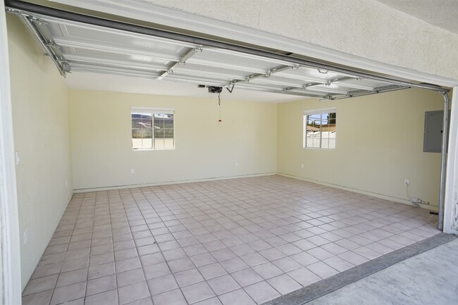Building Photo - 10561 El Dorado Ave
