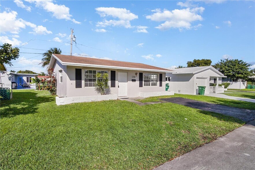 Building Photo - 2709 NW 54th St