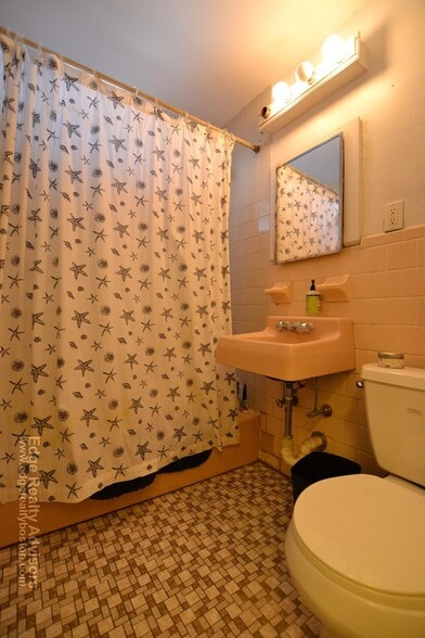 Building Photo - 505 Washington St