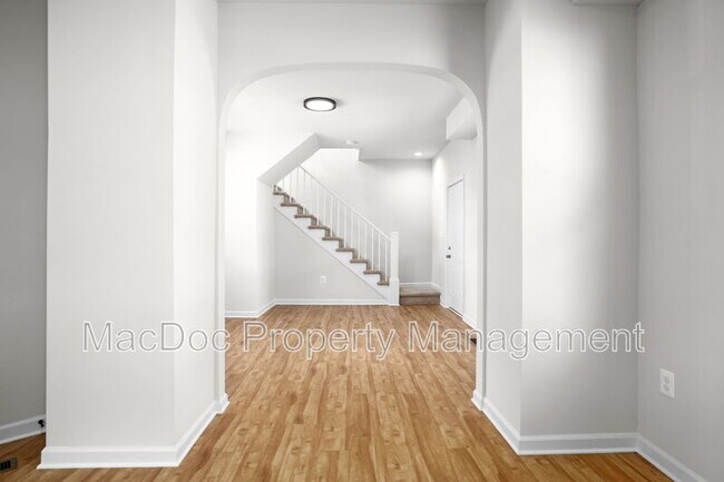 Building Photo - 1424 William St