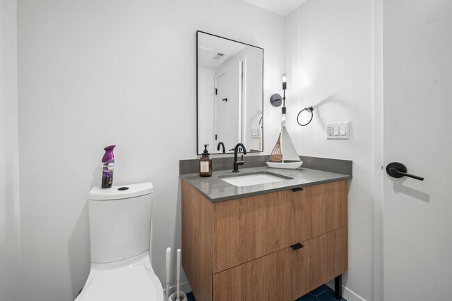 Building Photo - 282 Bremen St