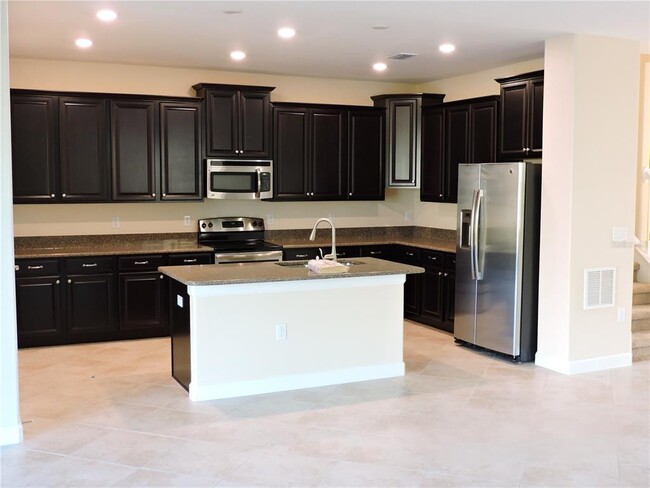 Building Photo - 2337 Aurelius Dr