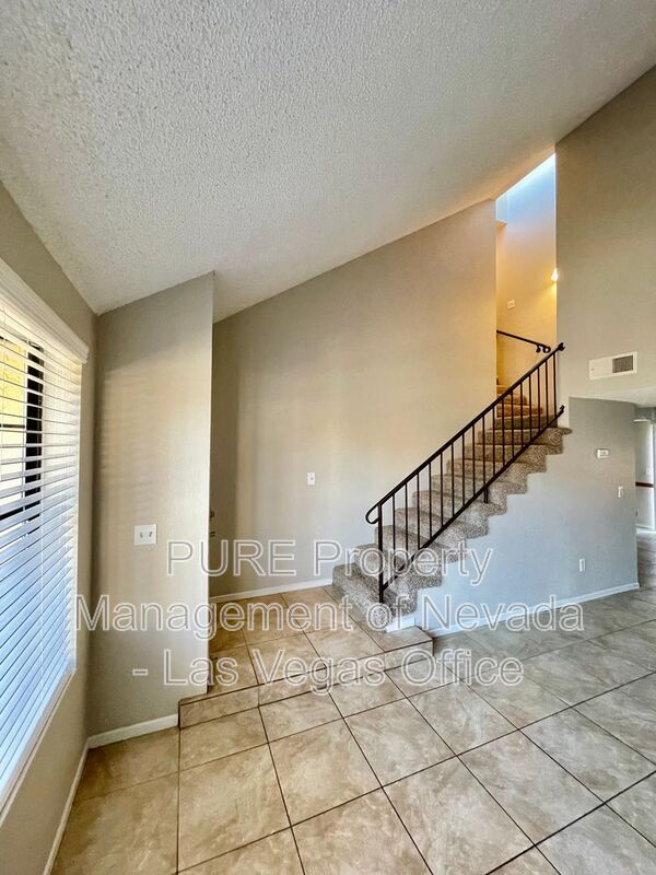 Building Photo - 2650 Sumac Ln