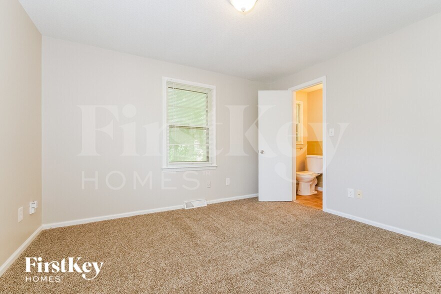 Building Photo - 6712 Manchester Ave