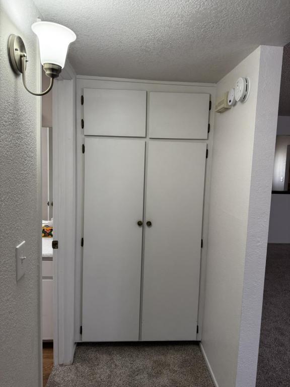 Building Photo - 988 Shadow Crest Cir