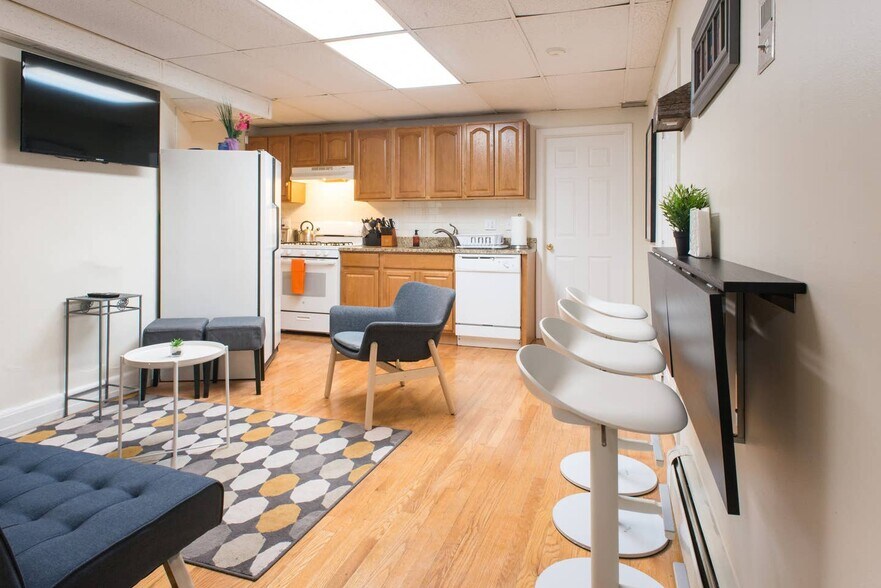 Building Photo - 35 Bay State Rd