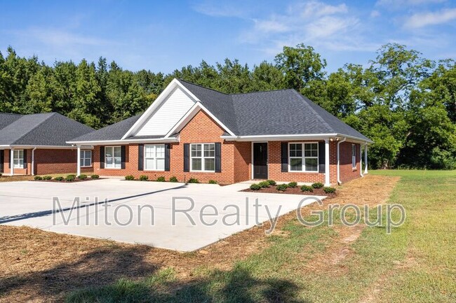 Building Photo - 579 Pendergraft Rd