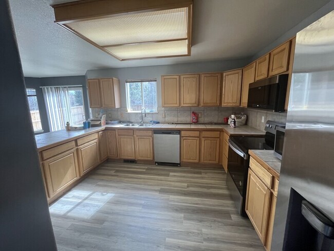 Building Photo - 1324 W 111th Pl