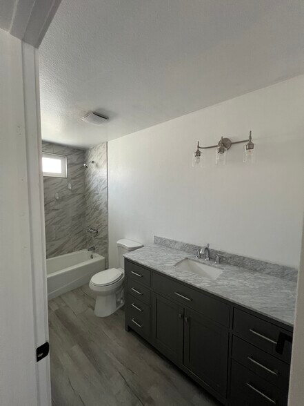 Building Photo - 1210 Ballista Ave