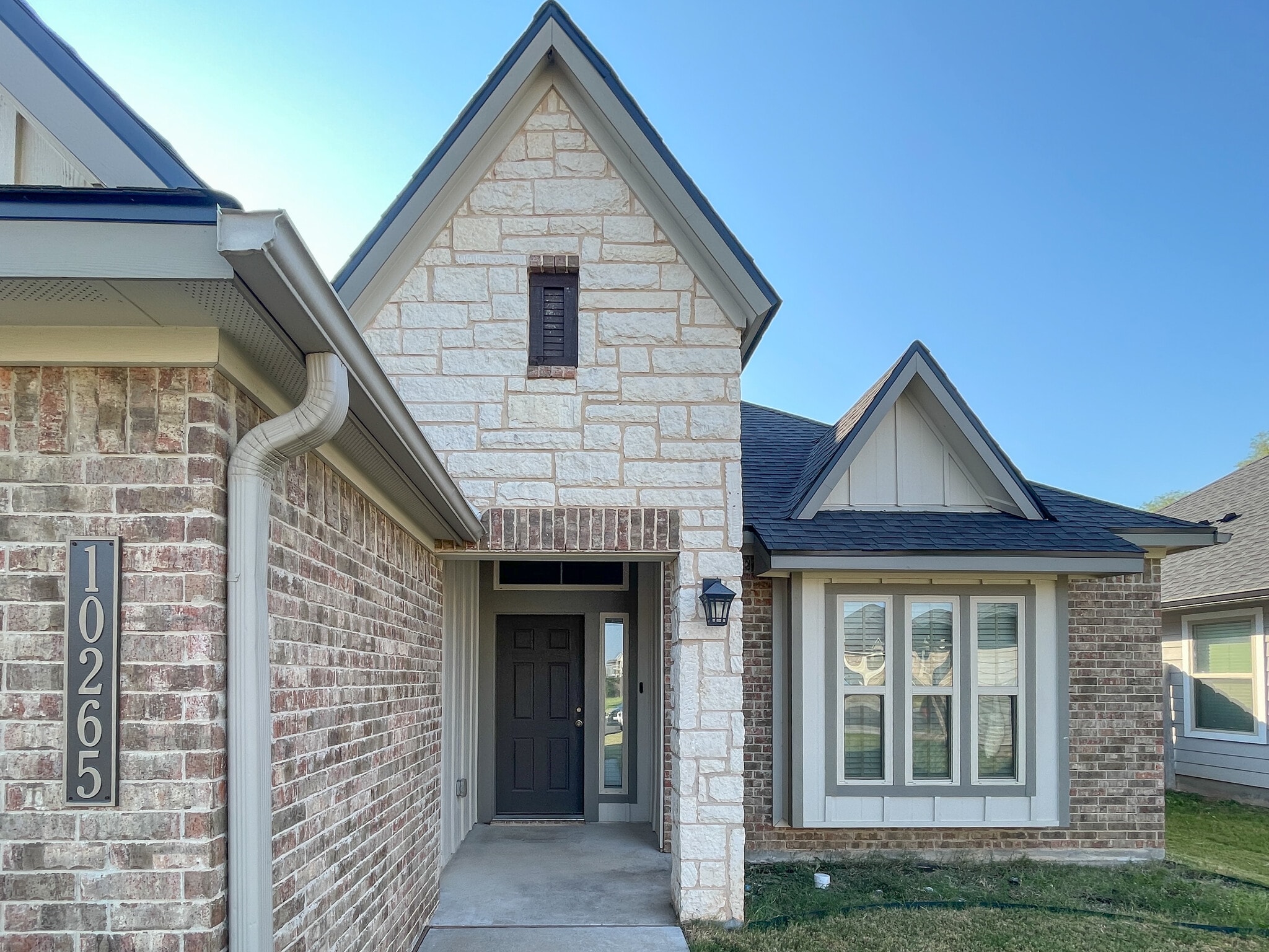 Building Photo - 10265 Driskill Dr