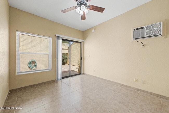 Building Photo - 5250 Woodspring Dr