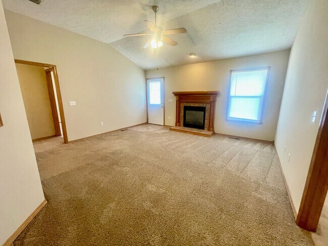 Building Photo - 6008 N 8th Ave