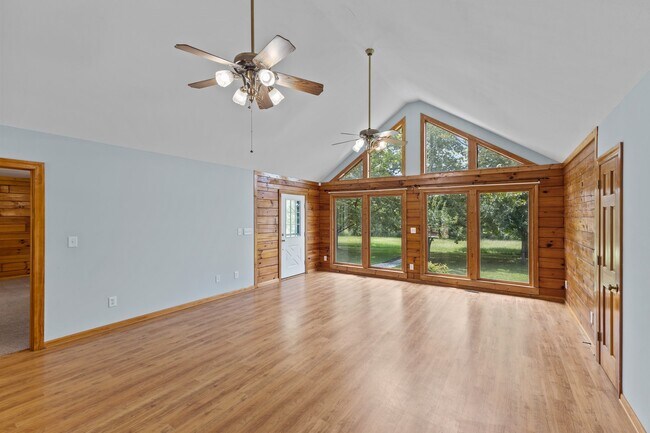 Building Photo - 126 George Jones Rd
