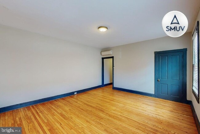 Building Photo - 24 E Madison St