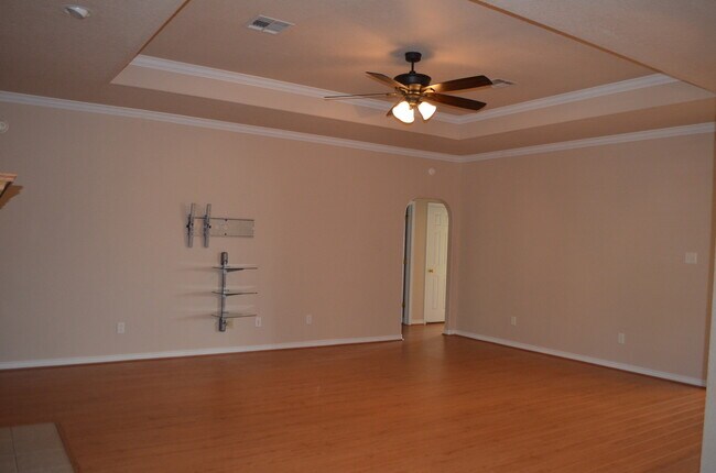 Building Photo - EXECUTIVE HOME IN COUNTRY TRAILS SUBDIVISI...