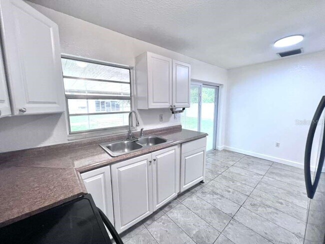 Building Photo - 3409 Vorden St