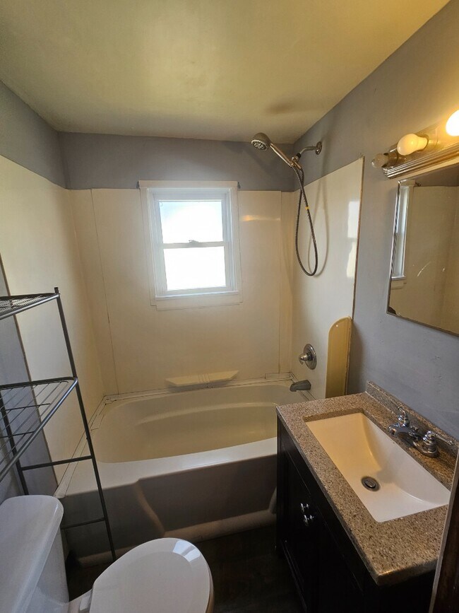 Building Photo - Adorable 2 Bedroom Home In McDonald PA - Fort Cherry School District