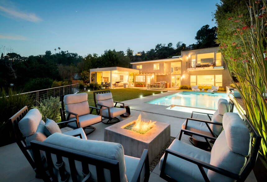 Primary Photo - 2344 Banyan Dr