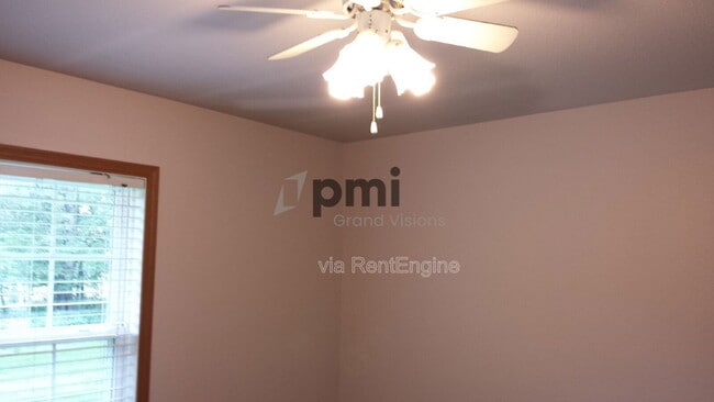 Building Photo - 6381 IL-48