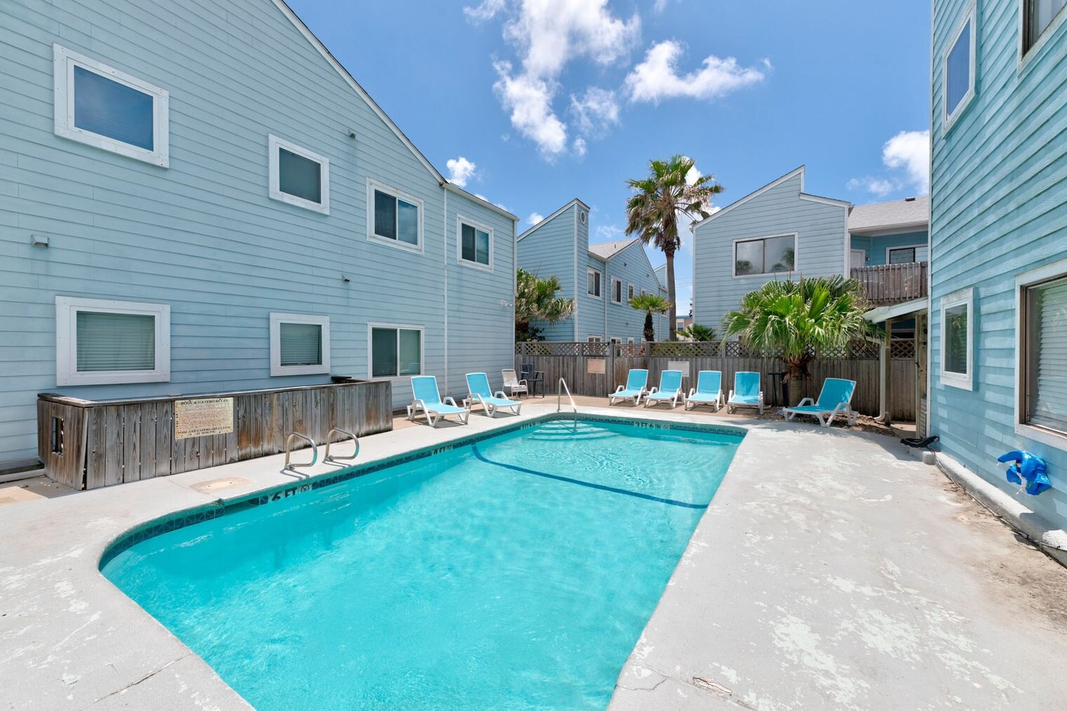 Building Photo - 15010 Leeward Dr
