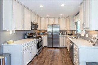 Building Photo - 137 Avenida Mateo