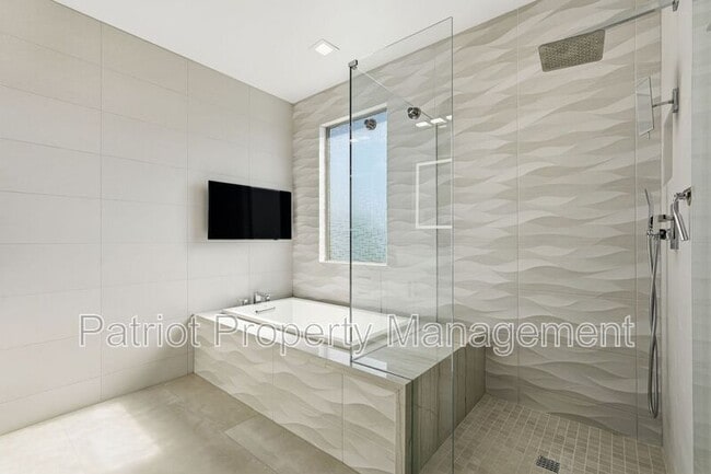 Building Photo - 7347 E Vista Bonita Dr