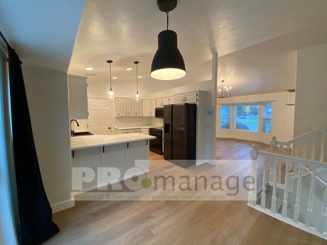 Building Photo - 1743 Deer Valley Dr