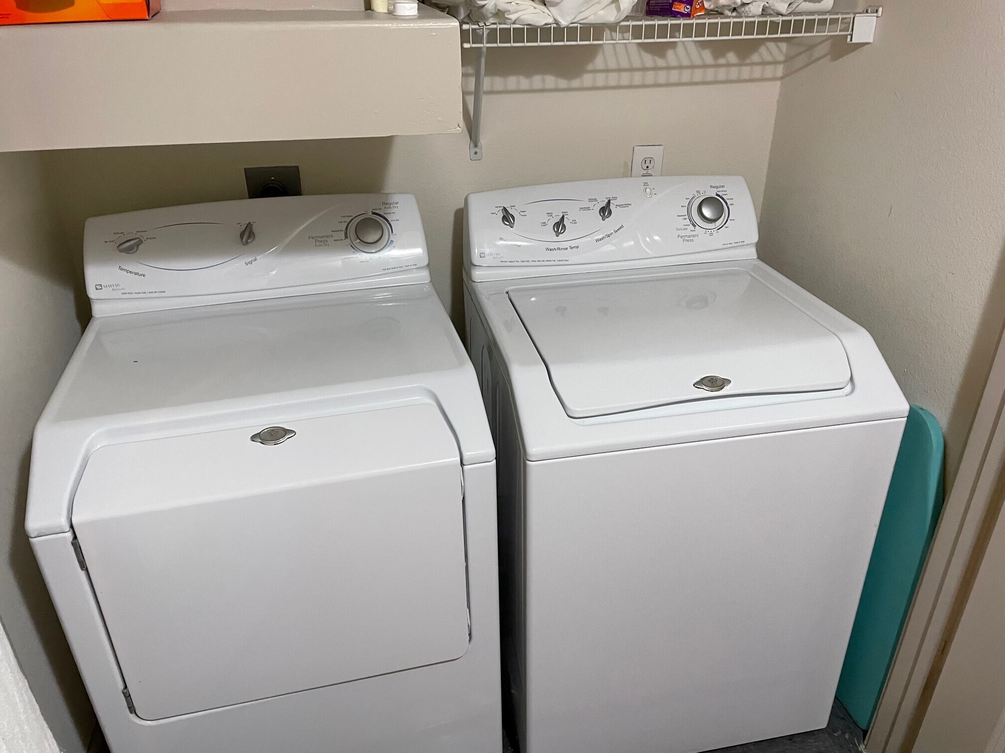 Full size washer/dryer included - 1901 Post Oak Blvd