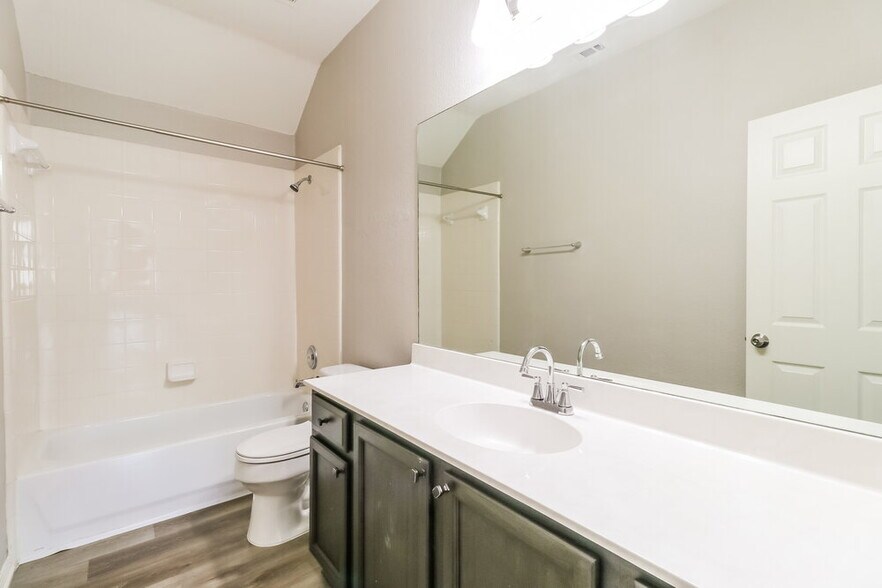 Building Photo - 1021 Mesquite Hollow Pl