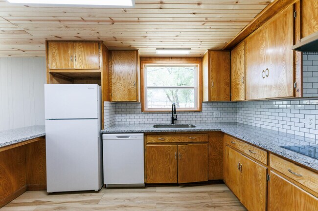 Building Photo - 3406 27th St