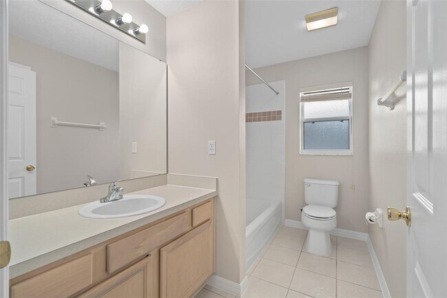 Building Photo - 1056 Princeton Dr