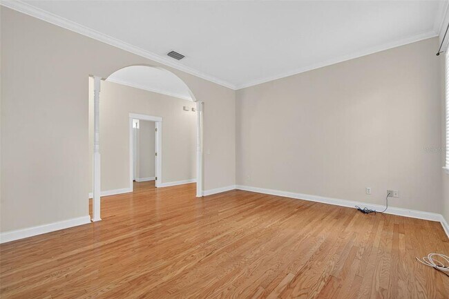 Building Photo - 6827 S Trask St