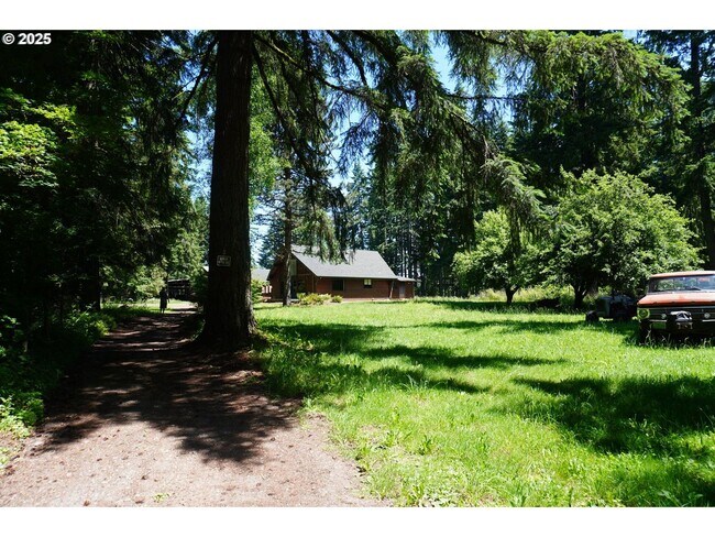 Building Photo - Cedar Built Home on Acreage for Lease in La Center
