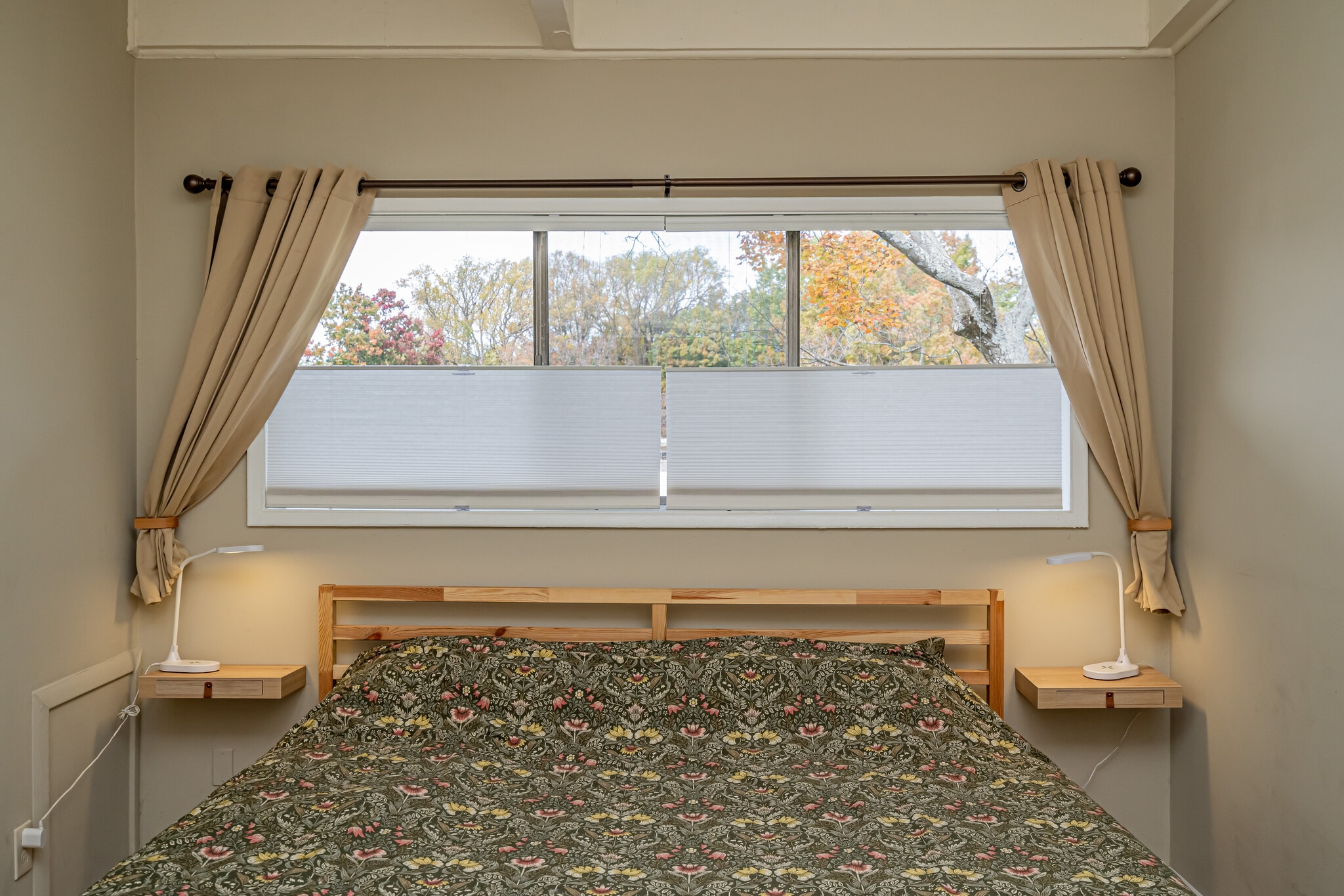 Building Photo - 4965 Americana Dr