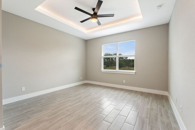 Building Photo - 1057 Sabine Pl