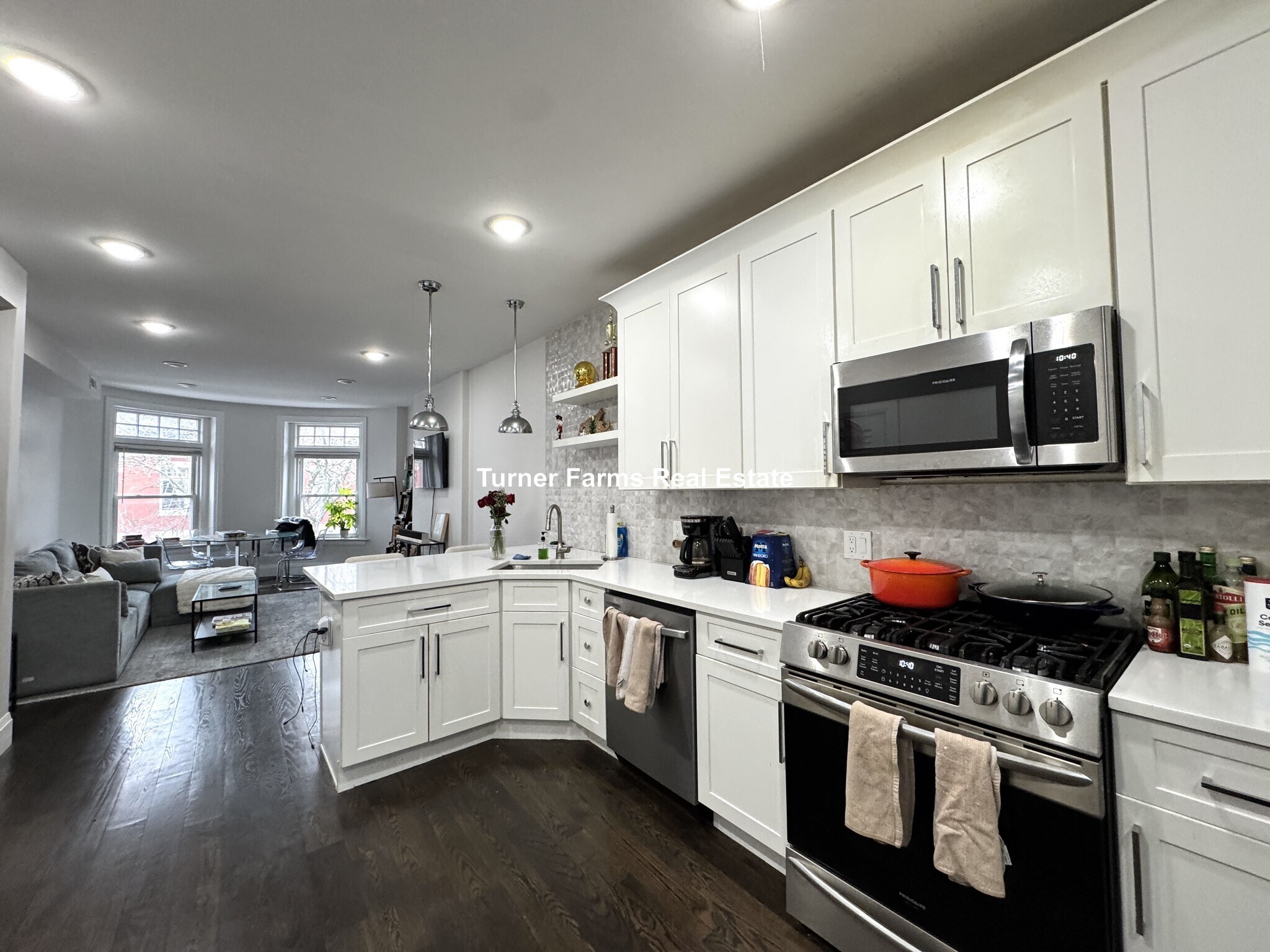 Building Photo - 7 Strathmore Rd