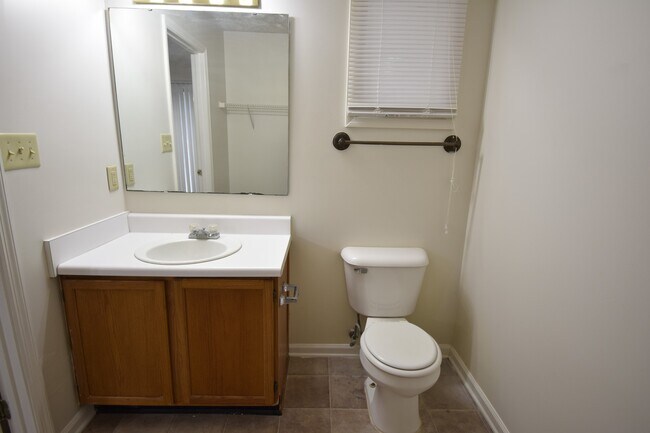 Building Photo - 202 Cobblestone Ct