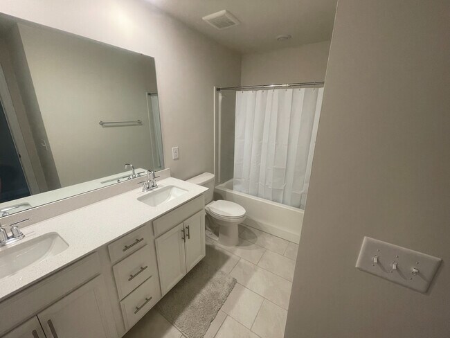 Building Photo - Room in House on Laughing Gull Dr