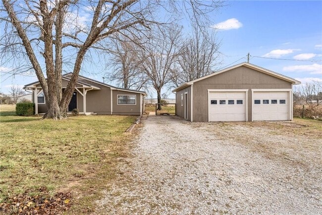 Building Photo - 153 Halleck Ln