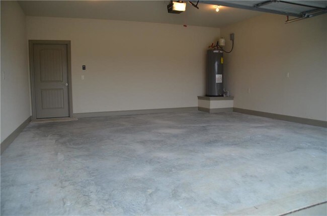 Building Photo - 1802 SW Riverstone Rd