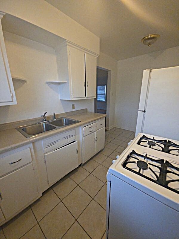 Building Photo - 656 Cleveland Ave S